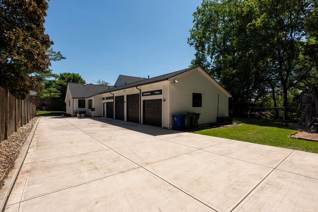 234 W Campus View Boulevard, Worthington, OH 43235