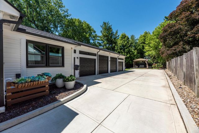 234 W Campus View Boulevard, Worthington, OH 43235