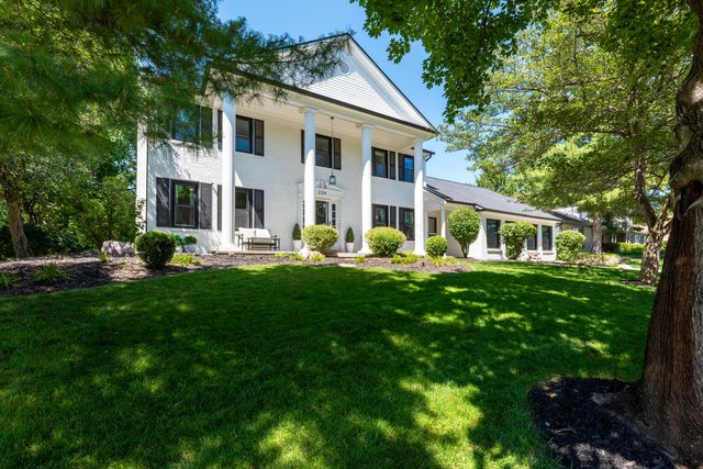 234 W Campus View Boulevard, Worthington, OH 43235