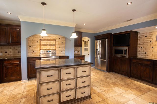 640 Beechwood Dr, Tyler, TX 75701