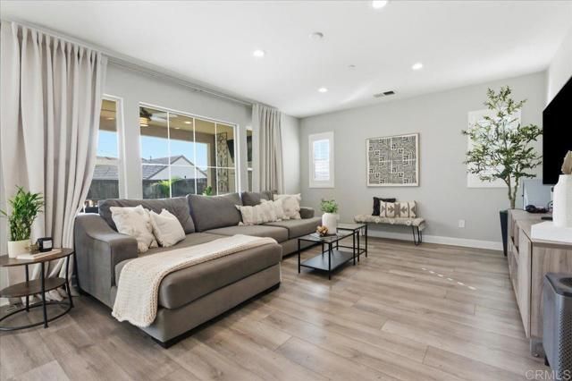 976 Calle Pilares, Chula Vista, CA 91913