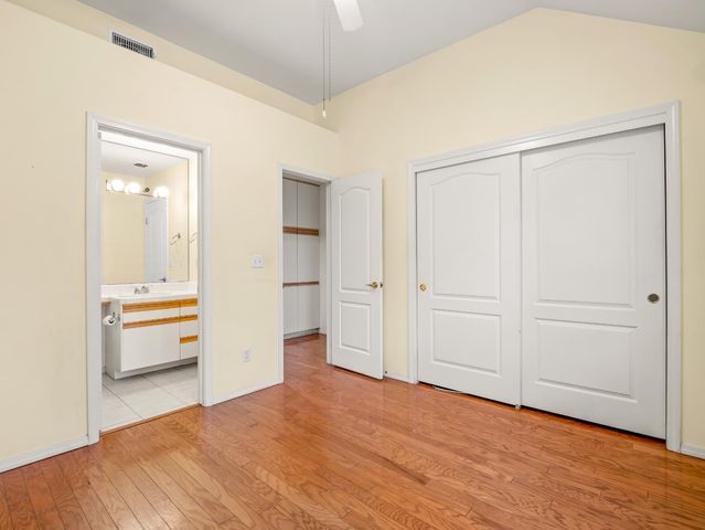 917 E Foxhill Drive, Fresno, CA 93720