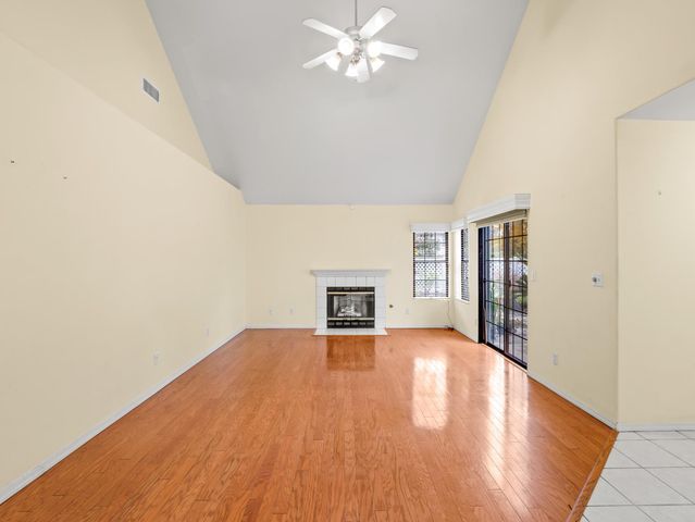 917 E Foxhill Drive, Fresno, CA 93720