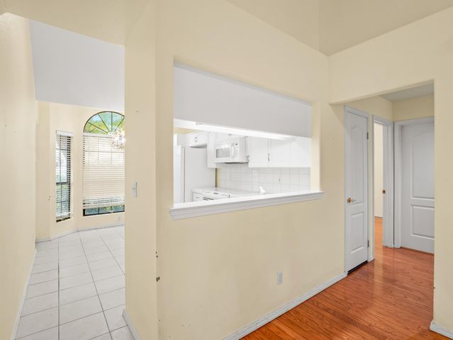 917 E Foxhill Drive, Fresno, CA 93720