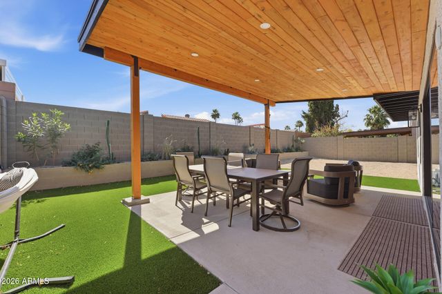 5449 E CAMBRIDGE Avenue, Phoenix, AZ 85008