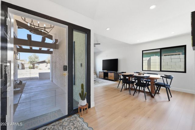 5449 E CAMBRIDGE Avenue, Phoenix, AZ 85008