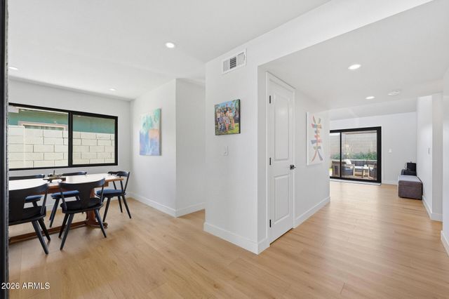 5449 E CAMBRIDGE Avenue, Phoenix, AZ 85008