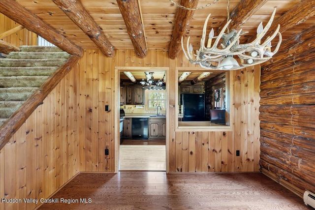 2213 U.S. 9, Kinderhook, NY 12106