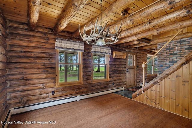 2213 U.S. 9, Kinderhook, NY 12106