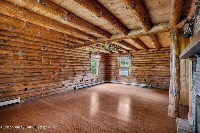 2213 U.S. 9, Kinderhook, NY 12106