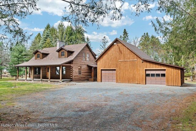 2213 U.S. 9, Kinderhook, NY 12106