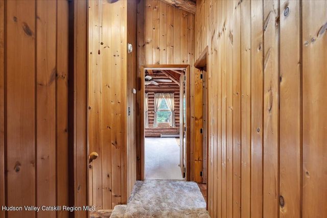 2213 U.S. 9, Kinderhook, NY 12106