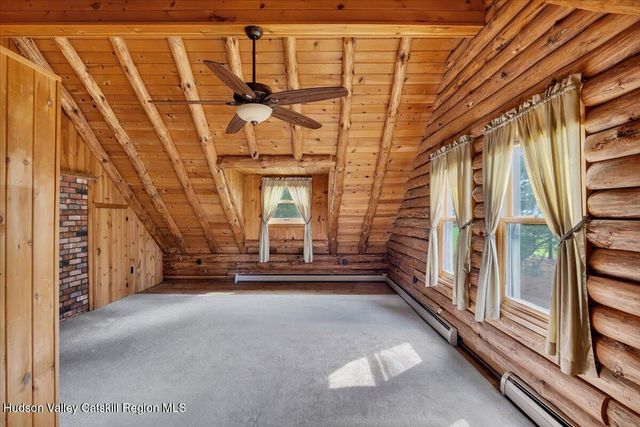 2213 U.S. 9, Kinderhook, NY 12106