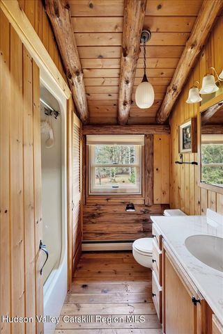 2213 U.S. 9, Kinderhook, NY 12106