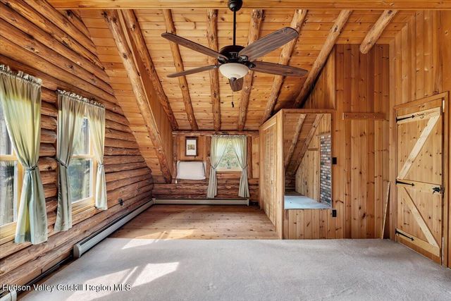 2213 U.S. 9, Kinderhook, NY 12106