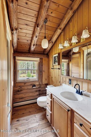 2213 U.S. 9, Kinderhook, NY 12106