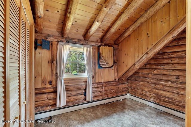 2213 U.S. 9, Kinderhook, NY 12106