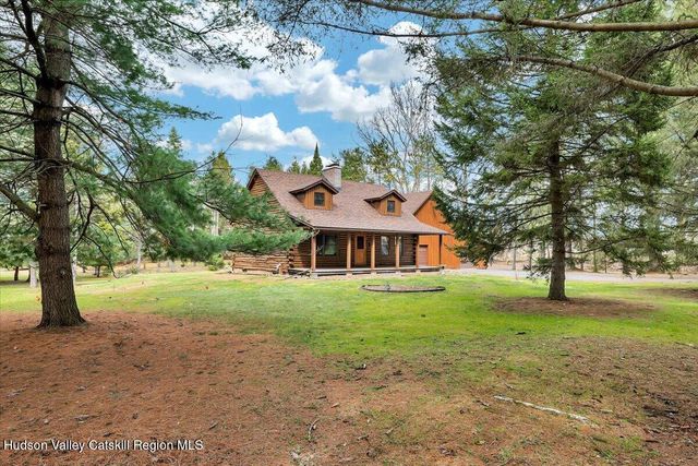 2213 U.S. 9, Kinderhook, NY 12106