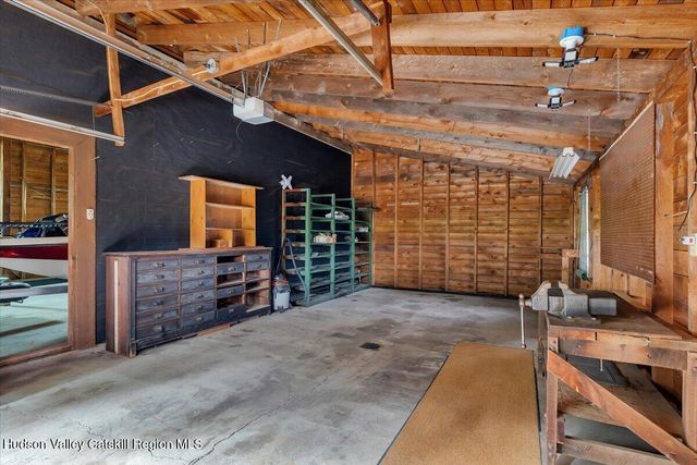 2213 U.S. 9, Kinderhook, NY 12106