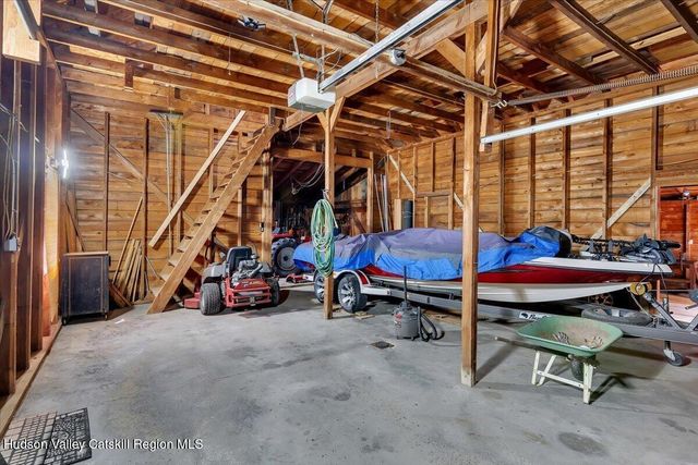 2213 U.S. 9, Kinderhook, NY 12106