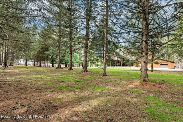 2213 U.S. 9, Kinderhook, NY 12106