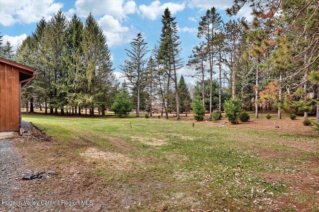 2213 U.S. 9, Kinderhook, NY 12106