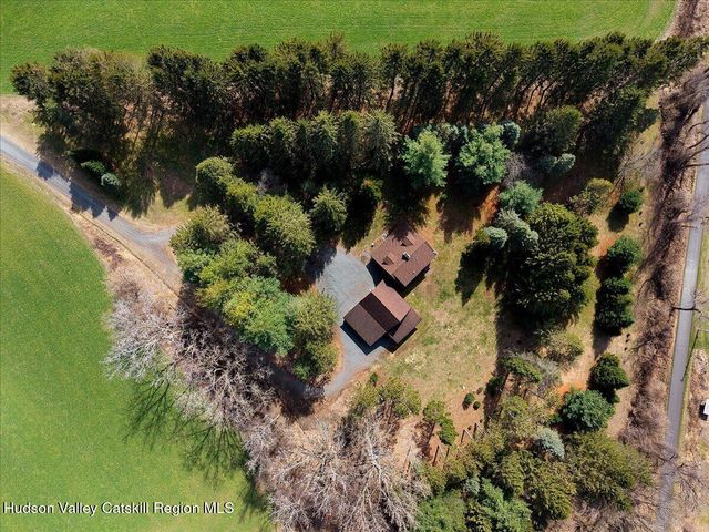 2213 U.S. 9, Kinderhook, NY 12106