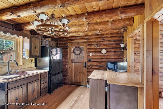 2213 U.S. 9, Kinderhook, NY 12106