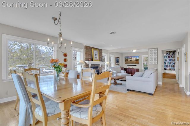 664 King Circle, Lake Orion, MI 48362