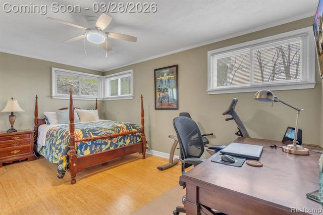 664 King Circle, Lake Orion, MI 48362