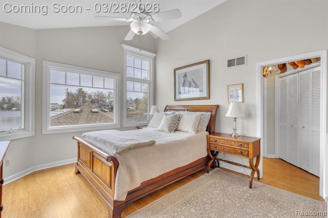 664 King Circle, Lake Orion, MI 48362