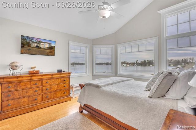 664 King Circle, Lake Orion, MI 48362