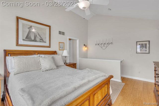 664 King Circle, Lake Orion, MI 48362