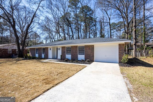 602 N Forest Lake Drive, Macon, GA 31210