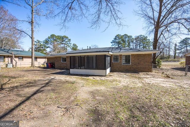 602 N Forest Lake Drive, Macon, GA 31210