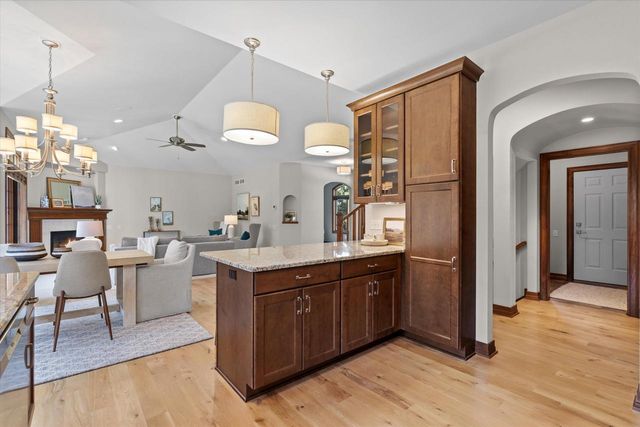 1443 Hidden Waters CIRCLE, West Bend, WI 53095