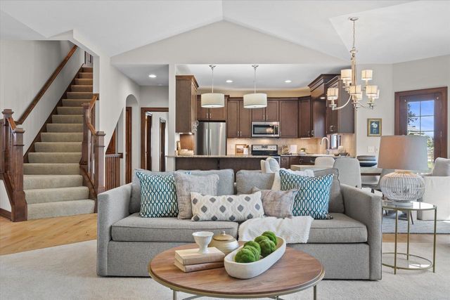 1443 Hidden Waters CIRCLE, West Bend, WI 53095
