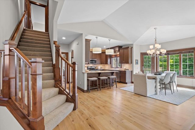 1443 Hidden Waters CIRCLE, West Bend, WI 53095