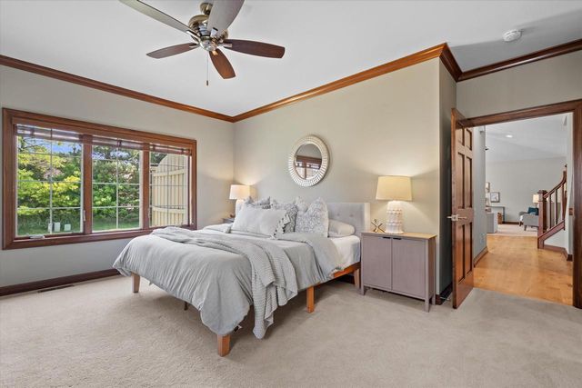 1443 Hidden Waters CIRCLE, West Bend, WI 53095