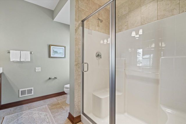 1443 Hidden Waters CIRCLE, West Bend, WI 53095