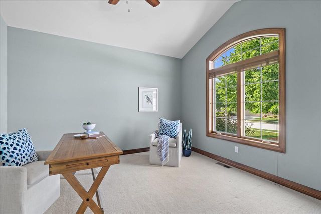 1443 Hidden Waters CIRCLE, West Bend, WI 53095