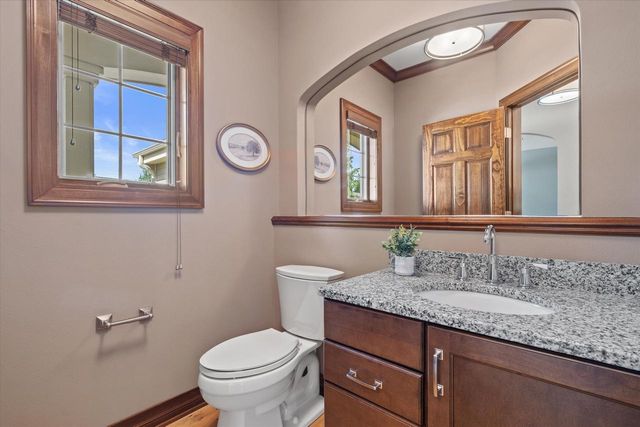 1443 Hidden Waters CIRCLE, West Bend, WI 53095