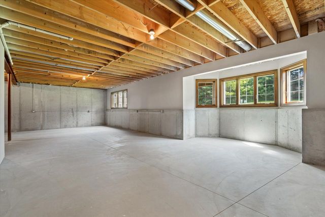 1443 Hidden Waters CIRCLE, West Bend, WI 53095