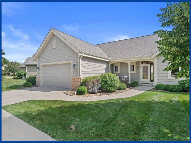1443 Hidden Waters CIRCLE, West Bend, WI 53095
