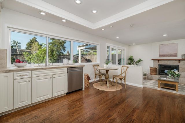 2681 Latham Dr, Sacramento, CA 95864