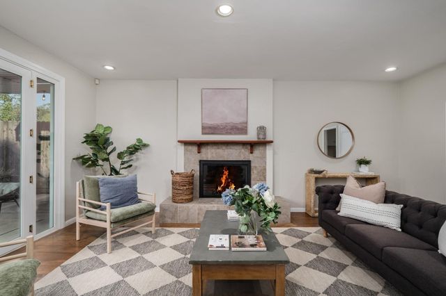 2681 Latham Dr, Sacramento, CA 95864