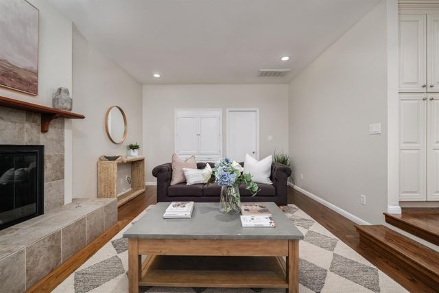 2681 Latham Dr, Sacramento, CA 95864