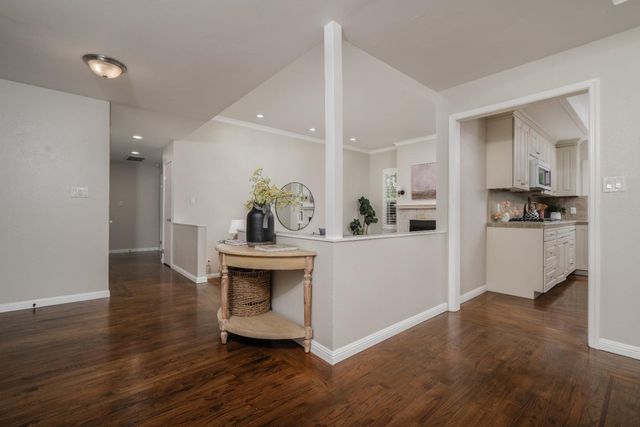 2681 Latham Dr, Sacramento, CA 95864