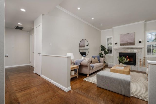 2681 Latham Dr, Sacramento, CA 95864