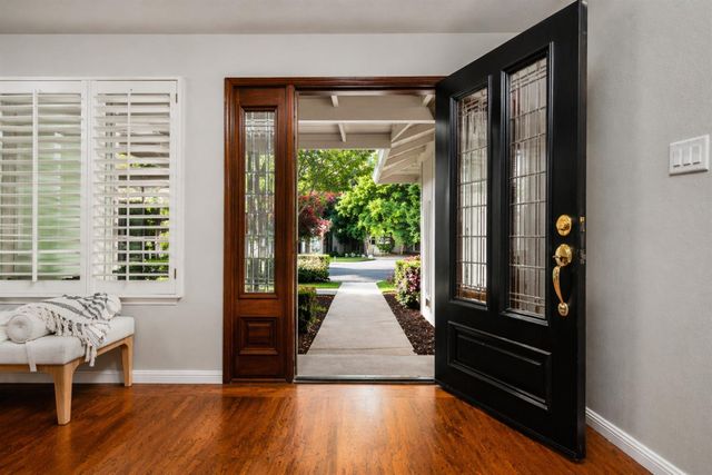 2681 Latham Dr, Sacramento, CA 95864